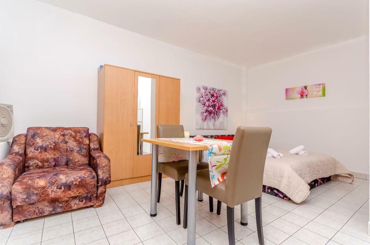 Apartments Tonka Donji Okrug  Dış mekan fotoğraf